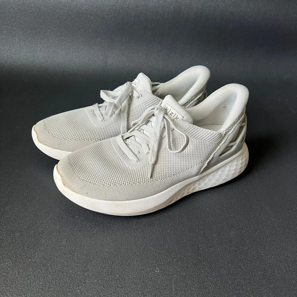 Kizik Athens Mens 8.5 Womens 10 Light Grey Hands Free Slip On Knit Sneakers